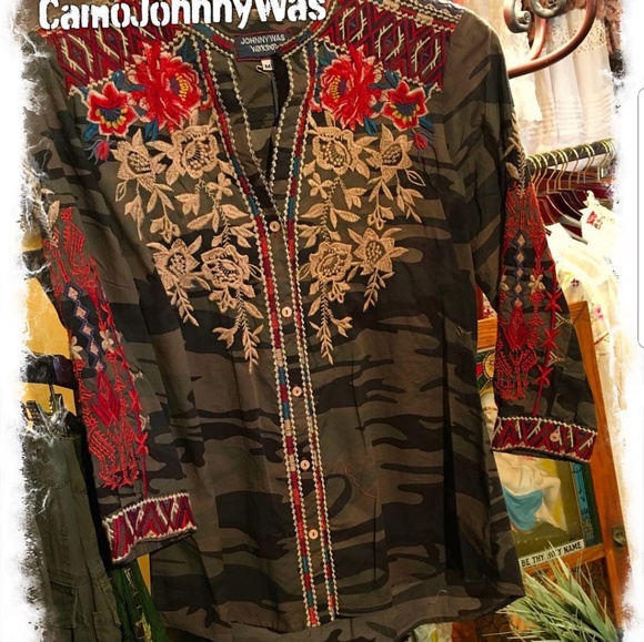 Johnny was VERONICA V-NECK BUTTON DOWN - Picture 6 of 7